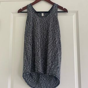 Lululemon essential tank pleated women’s black and white size 4